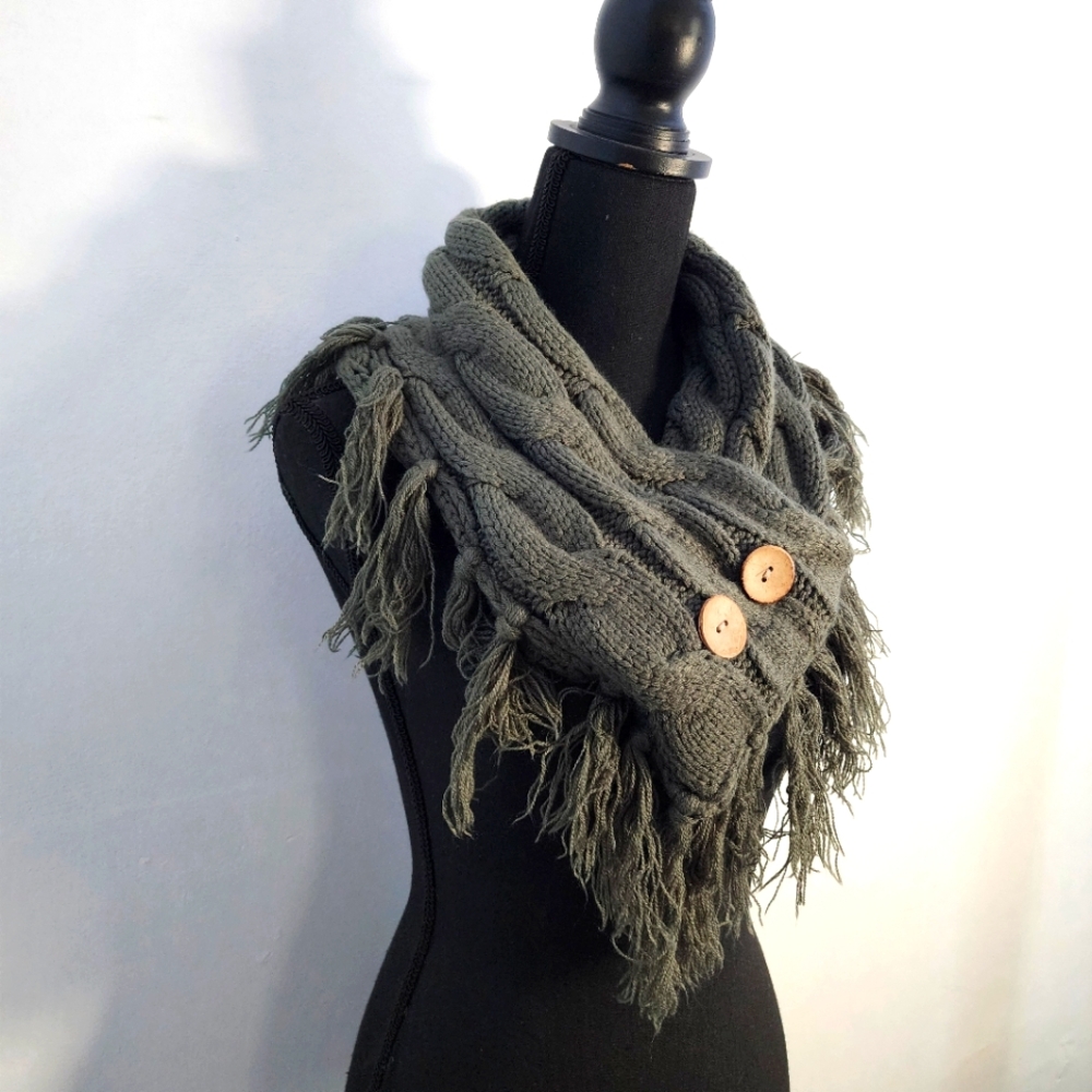 Tickled Pink Gray Knit Scarf with Fringe and Buttons - Picture 3 of 6